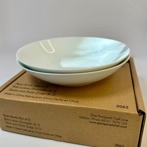 Pampered Chef White Pasta Bowls  Set of 2 Simple Additions New in Box